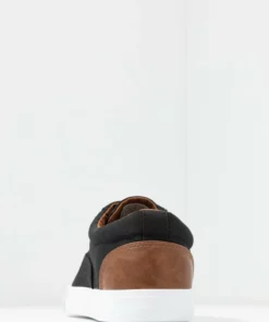 Pier One Uomo Sneakers Basse - Black 11 Pier One Uomo Sneakers Basse - Black -Moda Perfetta 3fd7bef96bf642f7a68afda135468e58