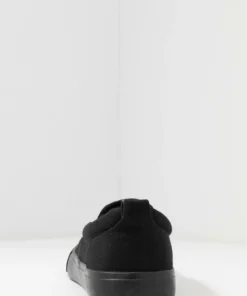 Pier One UNISEX - Scarpe Senza Lacci - Black -Moda Perfetta 3febb20aaa464879826a1914fdee4a59