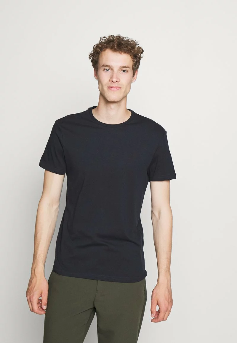 Pier One Uomo 5 PACK - T-shirt Basic - Black/dark Blue 7 Pier One Uomo 5 PACK - T-shirt Basic - Black/dark Blue - immagine 5