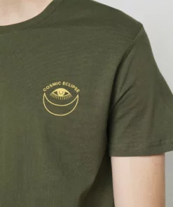 Pier One Uomo T-shirt Con Stampa - Olive 15 Pier One Uomo T-shirt Con Stampa - Olive -Moda Perfetta 43bd68ffdccf4bccaa7afe07a5b7377a