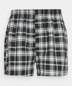 Pier One Uomo 5 PACK - Boxer - Black /dark Blue /dark Green 14 Pier One Uomo 5 PACK - Boxer - Black /dark Blue /dark Green -Moda Perfetta 43de8e03996544fa840caa81958f6730