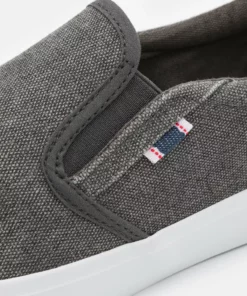 Pier One Uomo Sneakers Basse - Dark Grey -Moda Perfetta 4550fe067e4941a798796187b2cb7e83