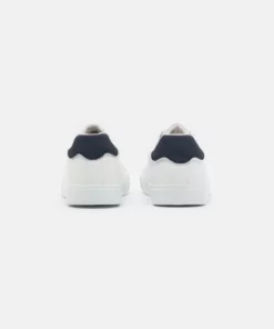 Pier One UNISEX - Sneakers Basse - White 10 Pier One UNISEX - Sneakers Basse - White -Moda Perfetta 466b9c9c991945e4ad7d96c038b12f14