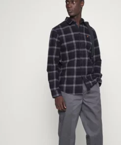 Pier One Uomo Camicia - Dark Grey 11 Pier One Uomo Camicia - Dark Grey -Moda Perfetta 4c8b8d152f944a499ee587c85bb80c51