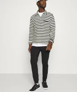 Pier One Uomo Pantaloni Sportivi - Black -Moda Perfetta 4dd3bff6d0b1459fa5f84065f7e6afc3