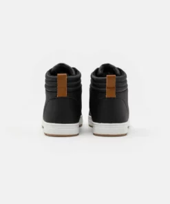 Pier One Uomo Sneakers Alte - Black/white 10 Pier One Uomo Sneakers Alte - Black/white -Moda Perfetta 4e8107c99d43462194a93d3a6527e42b