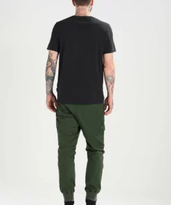 Pier One Uomo Pantaloni Cargo - Dark Green 11 Pier One Uomo Pantaloni Cargo - Dark Green -Moda Perfetta 4eaeb49137e742b6aaabba65e80c29c8