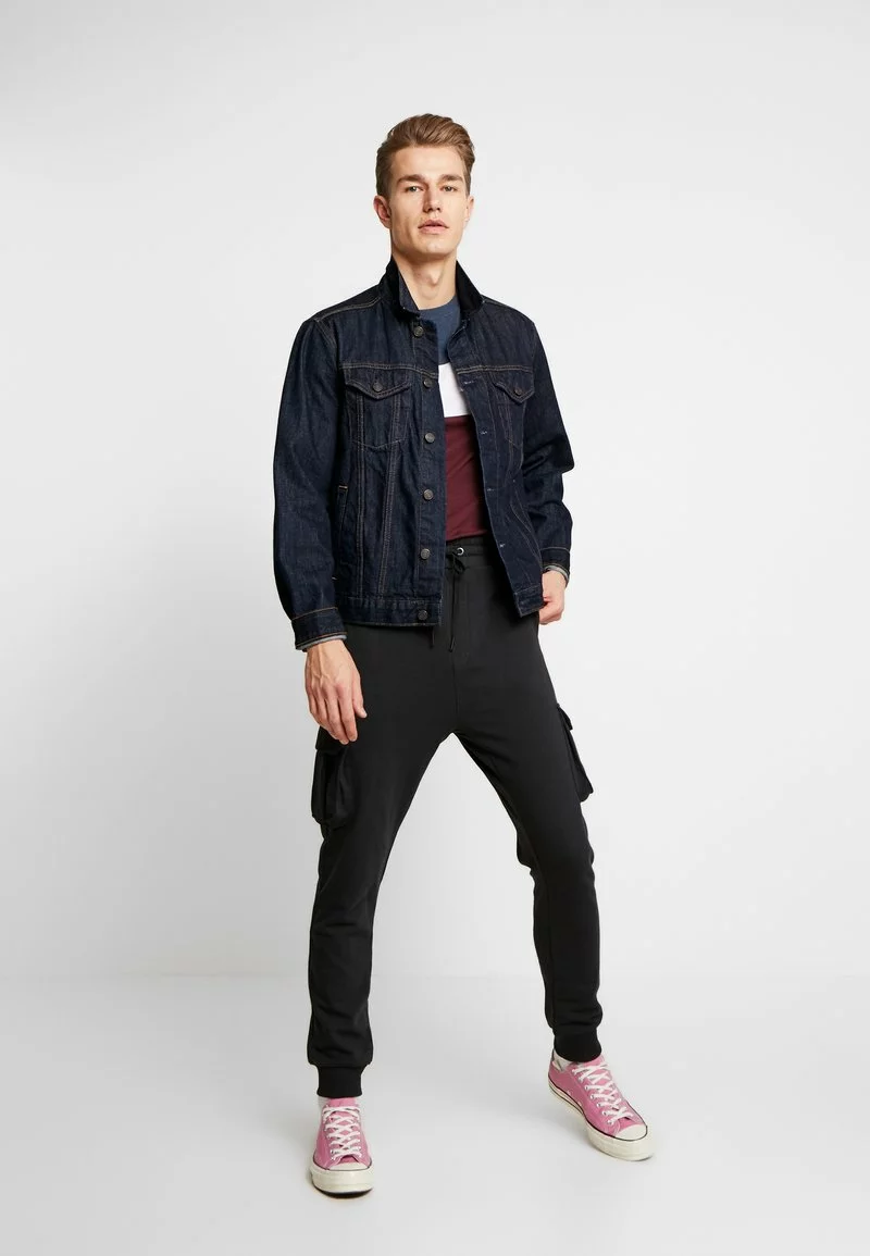 Pier One Uomo T-shirt Con Stampa - Bordeaux / Dark Blue 4 Pier One Uomo T-shirt Con Stampa - Bordeaux / Dark Blue - immagine 2