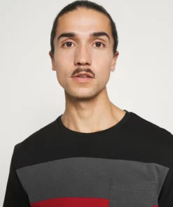 Pier One Uomo T-shirt Basic - Black 13 Pier One Uomo T-shirt Basic - Black -Moda Perfetta 50846db8a23b4c719481f446a2c7f1f3