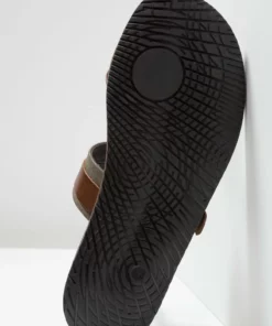 Pier One Uomo Infradito - Cognac 12 Pier One Uomo Infradito - Cognac -Moda Perfetta 509b8257146c4b2186cbdb3b88497bfe