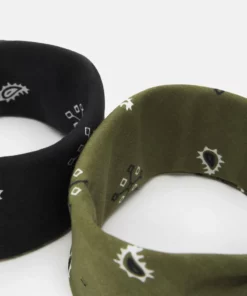 Pier One BANDANA 2 PACK UNISEX - Foulard - Black/olive 7 Pier One BANDANA 2 PACK UNISEX - Foulard - Black/olive -Moda Perfetta 512f7297665144c19a7a1aab3bfa056b