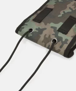 Pier One UNISEX - Borsa A Tracolla - Olive -Moda Perfetta 51511cd5cf5b4c62a951f7be58b1560c