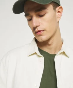 Pier One Uomo T-shirt Con Stampa - Olive 14 Pier One Uomo T-shirt Con Stampa - Olive -Moda Perfetta 5394f104591f4296acde7413ba2c2fca