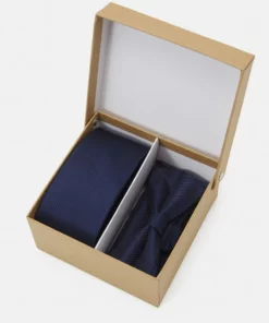 Pier One Uomo SET - Cravatta - Dark Blue 14 Pier One Uomo SET - Cravatta - Dark Blue -Moda Perfetta 5464ef2cdc6f475593c306fea609a339