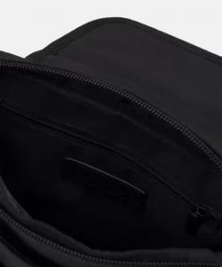 Pier One UNISEX - Borsa A Tracolla - Black 8 Pier One UNISEX - Borsa A Tracolla - Black -Moda Perfetta 557db21bc1d5436291cfa255a79296ab