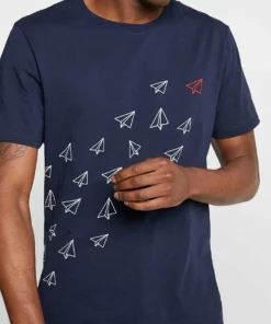 Pier One Uomo T-shirt Con Stampa - Dark Blue 11 Pier One Uomo T-shirt Con Stampa - Dark Blue -Moda Perfetta 566aa9f040f3486aac0d5bcd22d22747