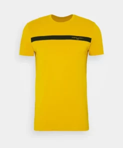 Pier One Uomo T-shirt Con Stampa - Yellow 10 Pier One Uomo T-shirt Con Stampa - Yellow -Moda Perfetta 5ae44b0e3455438a981b5924c6452fc0