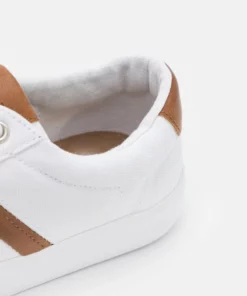 Pier One Uomo Sneakers Basse - White 13 Pier One Uomo Sneakers Basse - White -Moda Perfetta 5ae6611947e14eb7984c06969c8c68f0