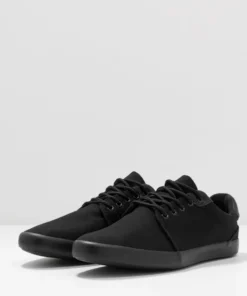 Pier One Unisex Sneakers Basse - Black 10 Pier One Unisex Sneakers Basse - Black -Moda Perfetta 5de71a65922444669bcdfc809e521f4b
