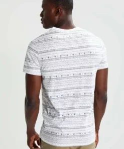 Pier One Uomo T-shirt Con Stampa - White 9 Pier One Uomo T-shirt Con Stampa - White -Moda Perfetta 604a87b00f1b45c0a990b8279efddc3d