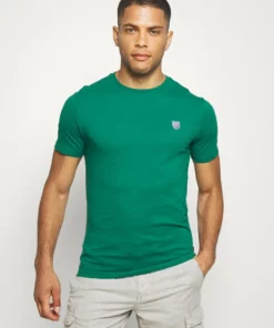 Pier One Uomo T-shirt Basic - Dark Green 11 Pier One Uomo T-shirt Basic - Dark Green -Moda Perfetta 60cb057aec8642f3a005b97463b61b16