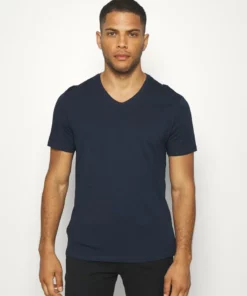 Pier One Uomo 3 PACK - T-shirt Basic - Khaki/tan/dark Blue 14 Pier One Uomo 3 PACK - T-shirt Basic - Khaki/tan/dark Blue -Moda Perfetta 61b679ddf2ed4cda8bf2c9c2d0e3e185