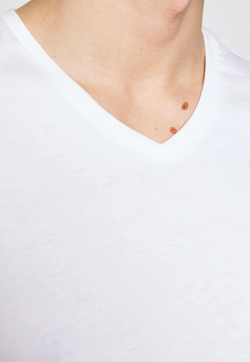 Pier One Uomo 5 PACK - T-shirt Basic - White/black 10 Pier One Uomo 5 PACK - T-shirt Basic - White/black - immagine 8