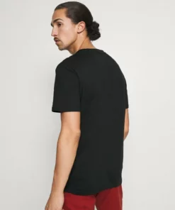 Pier One Uomo T-shirt Basic - Black 12 Pier One Uomo T-shirt Basic - Black -Moda Perfetta 67278cd0129e4200a40c072a37cb3556