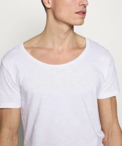 Pier One Uomo T-shirt Basic - Bright White 13 Pier One Uomo T-shirt Basic - Bright White -Moda Perfetta 673a9516294949369af94e6780886e05