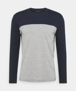 Pier One Uomo Maglietta A Manica Lunga - Dark Blue 15 Pier One Uomo Maglietta A Manica Lunga - Dark Blue -Moda Perfetta 67c44f2209fa47148edcc2b4312c04eb