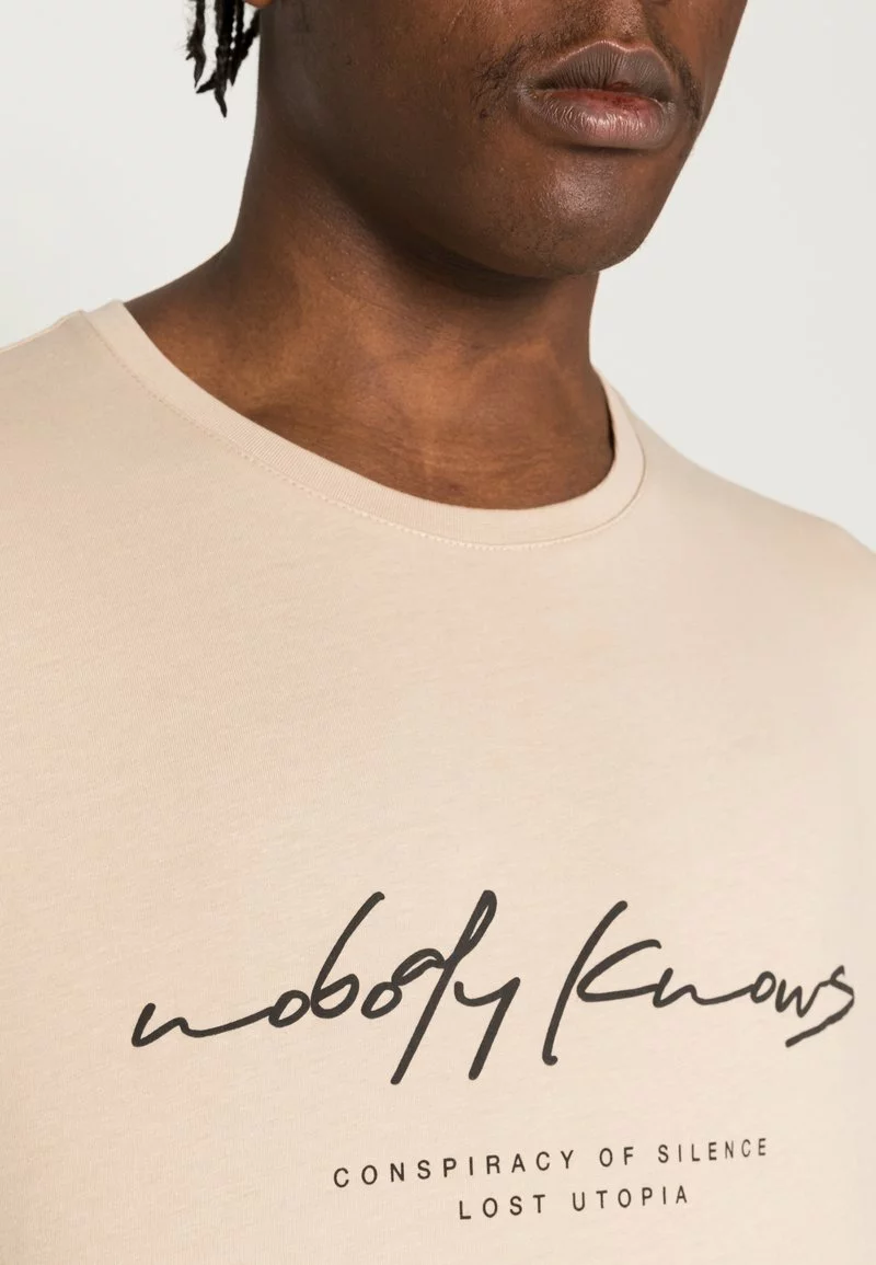 Pier One Uomo T-shirt Con Stampa - Tan 7 Pier One Uomo T-shirt Con Stampa - Tan - immagine 5