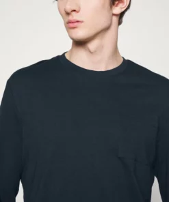 Pier One Uomo Maglietta A Manica Lunga - Dark Blue 13 Pier One Uomo Maglietta A Manica Lunga - Dark Blue -Moda Perfetta 6be8ab8c282d4f2890dee98beebf7cd6