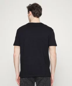 Pier One Uomo T-shirt Con Stampa - Black -Moda Perfetta 6c358c22a9a14a5b9541e62b3d5cfaf0