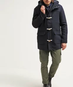 Pier One Uomo Cappotto Corto - Navy 10 Pier One Uomo Cappotto Corto - Navy -Moda Perfetta 7159ff92e96e4d7d9e971f47f094f555