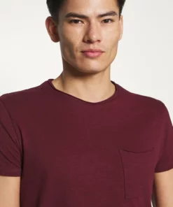 Pier One Uomo T-shirt Basic - Bordeaux 11 Pier One Uomo T-shirt Basic - Bordeaux -Moda Perfetta 716be90667fa4c01a13720439e9e7e9f