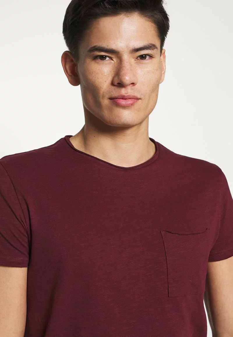 Pier One Uomo T-shirt Basic - Bordeaux 7 Pier One Uomo T-shirt Basic - Bordeaux - immagine 5
