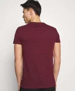 Pier One Uomo T-shirt Basic - Bordeaux 9 Pier One Uomo T-shirt Basic - Bordeaux -Moda Perfetta 78832665bbab4a759b2ca32b68fb5a77