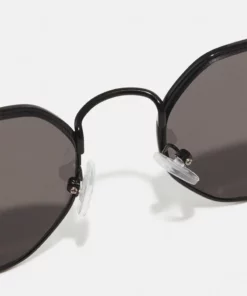 Pier One UNISEX - Occhiali Da Sole - Black 7 Pier One UNISEX - Occhiali Da Sole - Black -Moda Perfetta 78b278113b924c11ba7fd25fbe937749