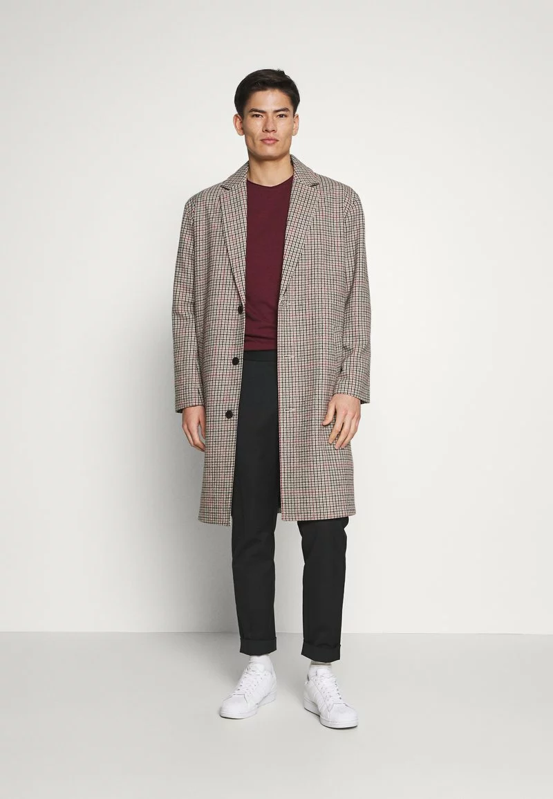 Pier One Uomo T-shirt Basic - Bordeaux 4 Pier One Uomo T-shirt Basic - Bordeaux - immagine 2