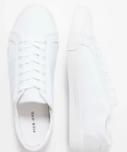 Pier One Uomo UNISEX - Sneakers Basse - White 14 Pier One Uomo UNISEX - Sneakers Basse - White -Moda Perfetta 7940577cb3ac4d3c8083b510e3a46a1b