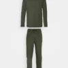 Pier One Uomo Pigiama - Khaki 1 Pier One Uomo Pigiama - Khaki -Moda Perfetta 79ff1d1bb0ba4ab2913c218bf093d0c5