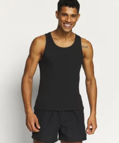 Pier One Uomo 3 PACK - Maglietta Intima - Black 9 Pier One Uomo 3 PACK - Maglietta Intima - Black -Moda Perfetta 7b31f4064c4b4d3ea2eea242ad20c02d