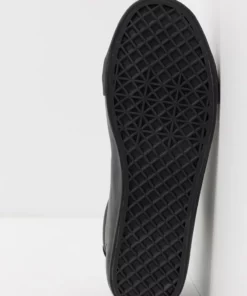 Pier One Uomo UNISEX - Sneakers Basse - Black 12 Pier One Uomo UNISEX - Sneakers Basse - Black -Moda Perfetta 7b7ac53778004b0e95a340576ccb2af9