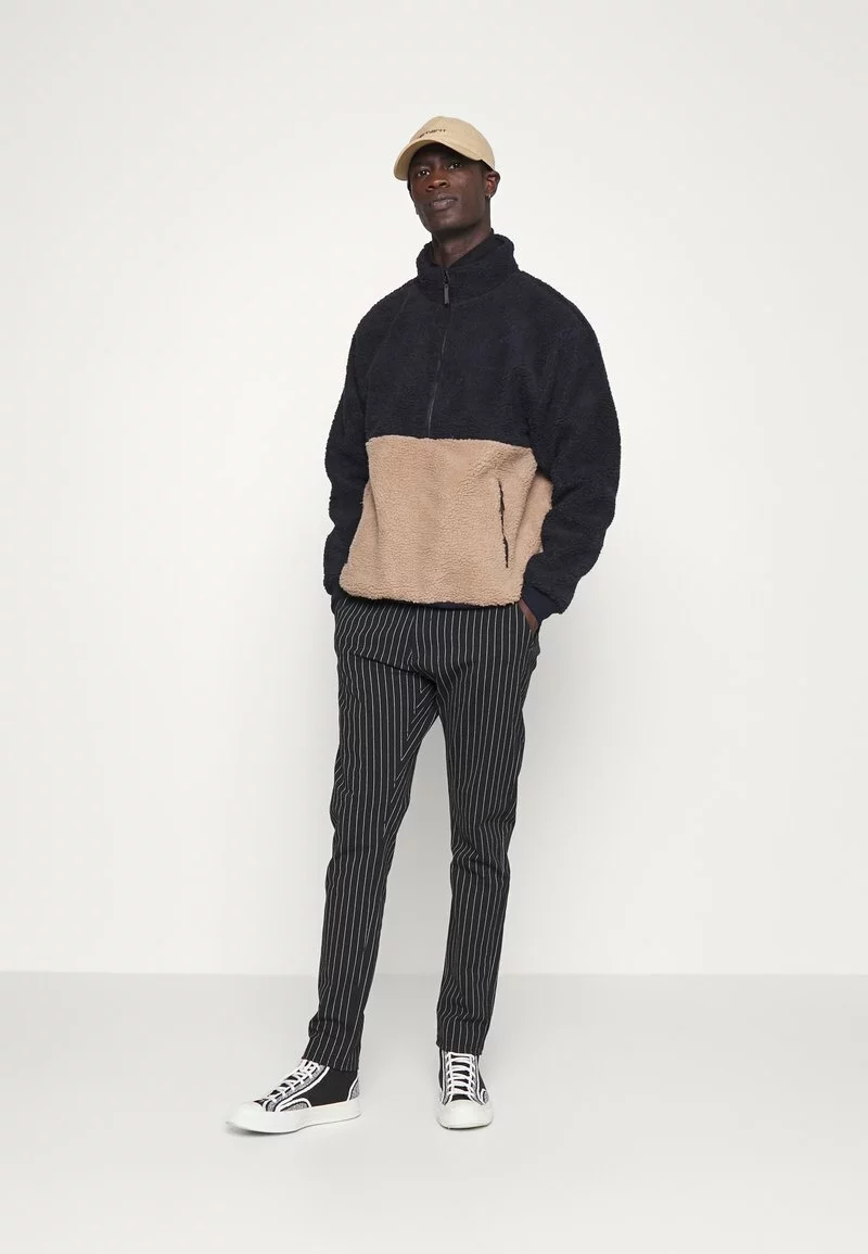 Pier One Uomo Felpa In Pile - Dark Blue/tan 4 Pier One Uomo Felpa In Pile - Dark Blue/tan - immagine 2