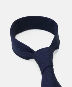 Pier One Uomo SET - Cravatta - Dark Blue 15 Pier One Uomo SET - Cravatta - Dark Blue -Moda Perfetta 8210c71b7bfd4d5b8bbae60e17720994 1