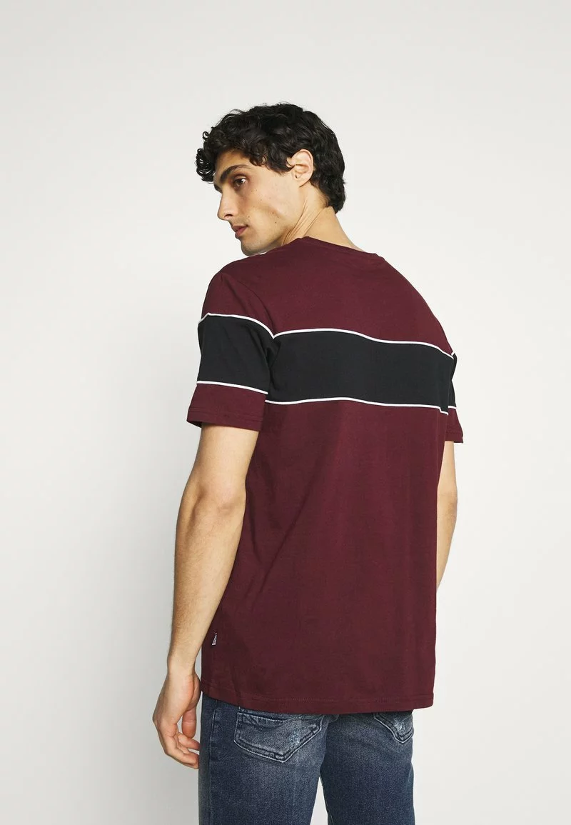Pier One Uomo T-shirt Con Stampa - Bordeaux/black/white 5 Pier One Uomo T-shirt Con Stampa - Bordeaux/black/white - immagine 3