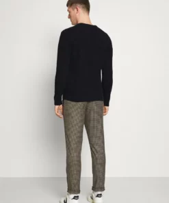 Pier One Uomo Maglione - Dark Blue 9 Pier One Uomo Maglione - Dark Blue -Moda Perfetta 8ae270cc6af3412e83ee1c3bc731455d