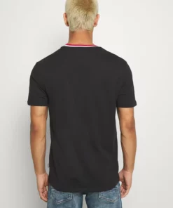 Pier One Uomo T-shirt Basic - Black 10 Pier One Uomo T-shirt Basic - Black -Moda Perfetta 8bf6439d3c5041bdbbf9bd75ac83ac72