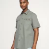 Pier One Uomo Camicia - Khaki 1 Pier One Uomo Camicia - Khaki -Moda Perfetta 8c1cc6a6680940e7989aa0ecb38bb3aa