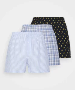 Pier One Uomo 3 PACK - Boxer - Dark Blue 16 Pier One Uomo 3 PACK - Boxer - Dark Blue -Moda Perfetta 8d416a573c0c4c7f9de9fde3d0bf48d6
